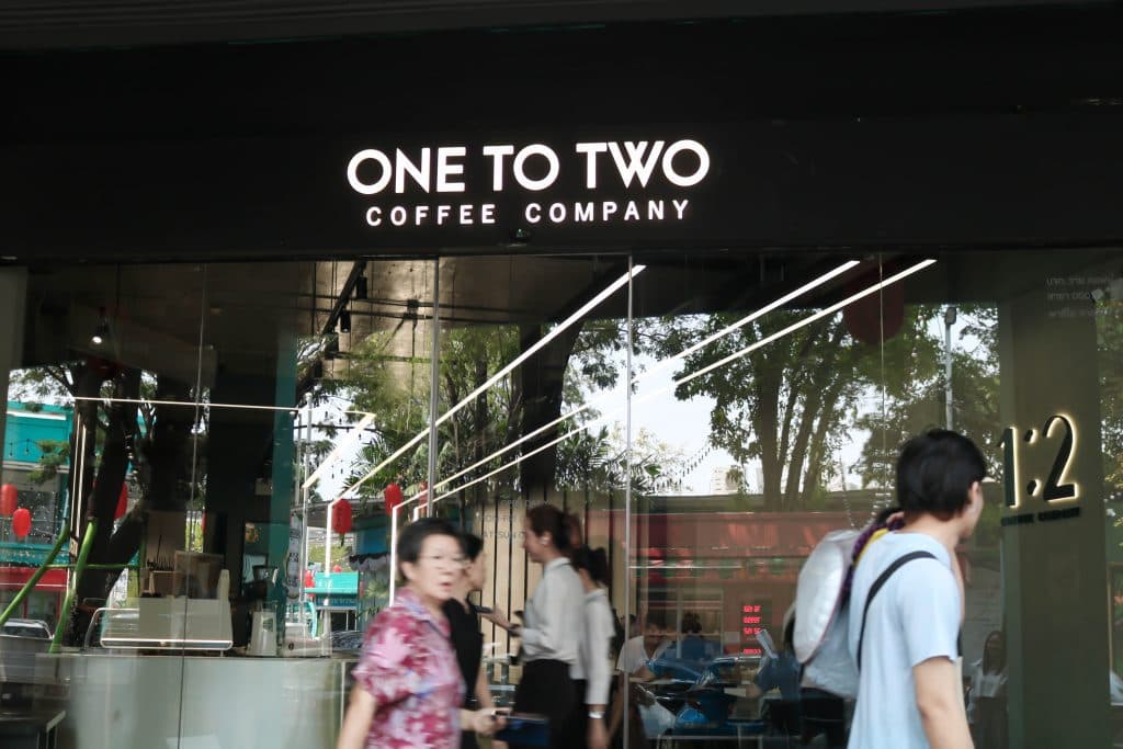 บรรยากาศหน้าร้าน 1:2 Coffee เปิดแล้วที่ The Paseo Mall ลาดกระบัง