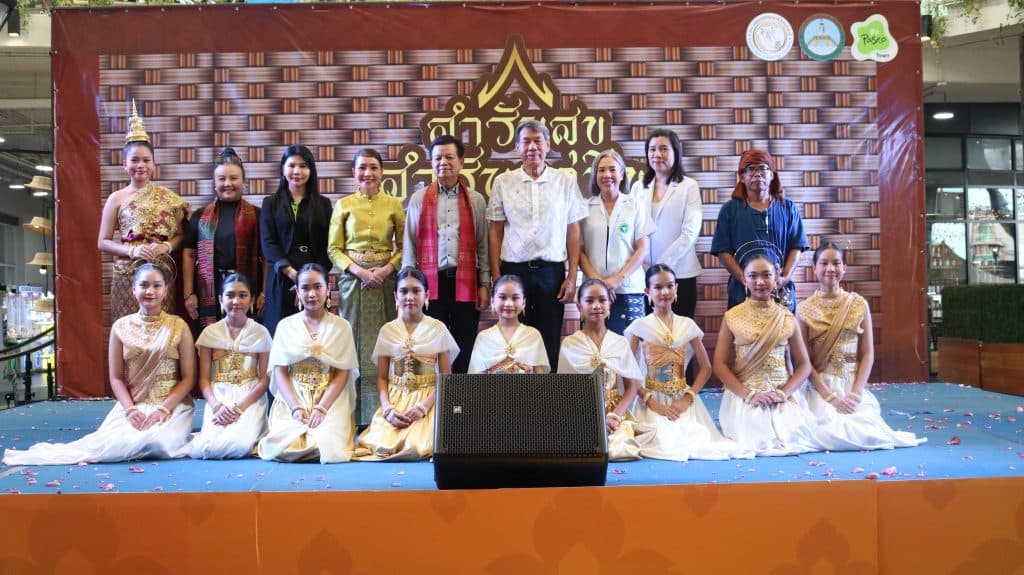 ศิลปะวัฒนธรรมไทย: ชมโชว์รำไทยและดนตรีไทยอันอ่อนช้อยจากศูนย์นันทนาการ เขตสะพานสูง